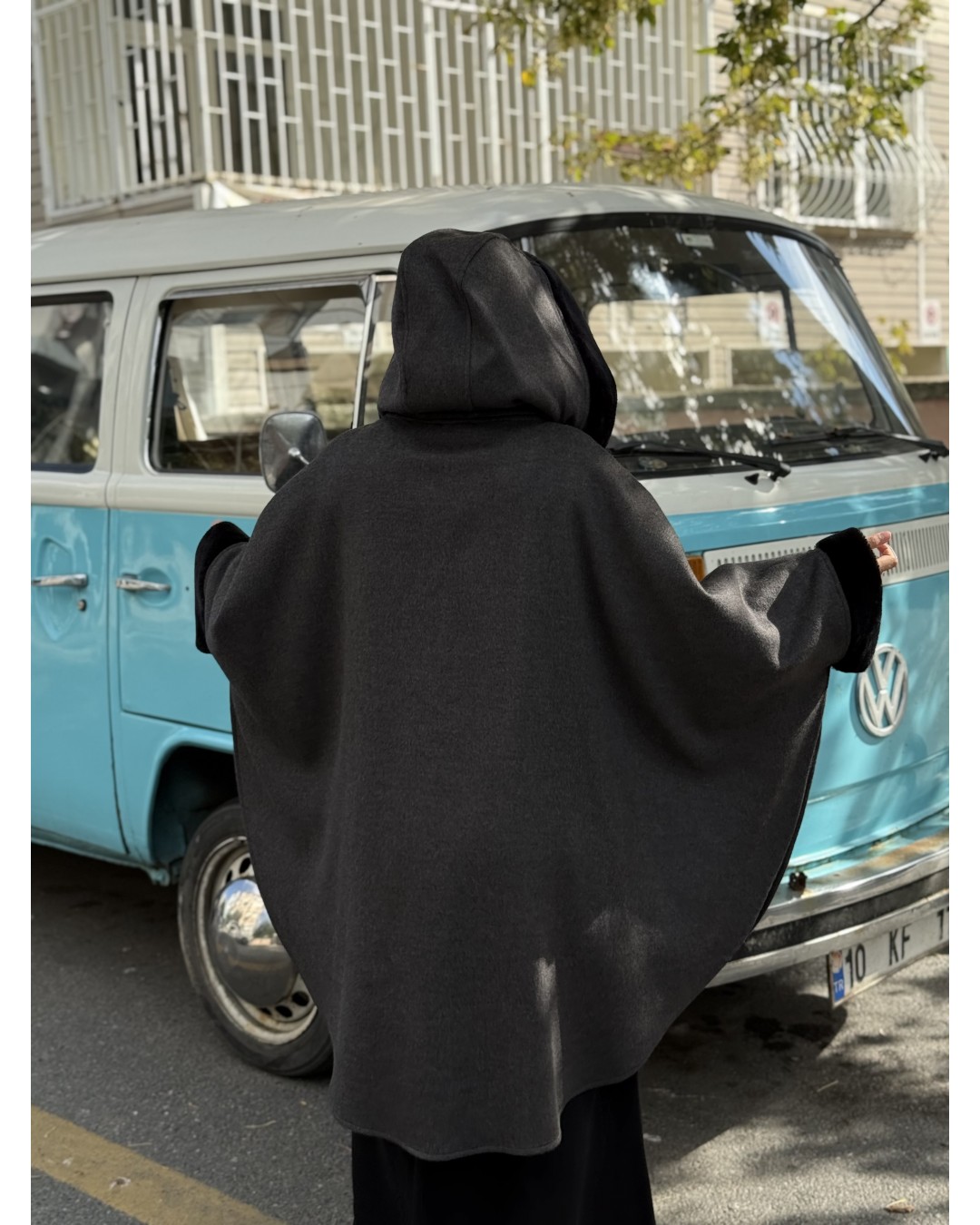 Foklu Koyu Grey Panço (Tak Çıkar Kapşon)