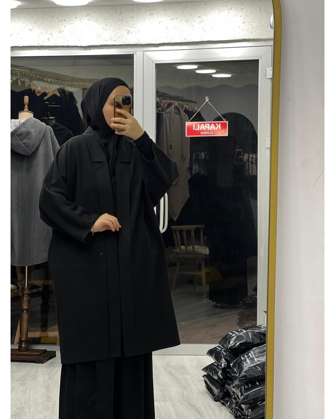 Tasarım Sade Yakalı 95cm Düz Kesim Panço Tasarım Sade Yakalı 95cm Düz Kesim Panço