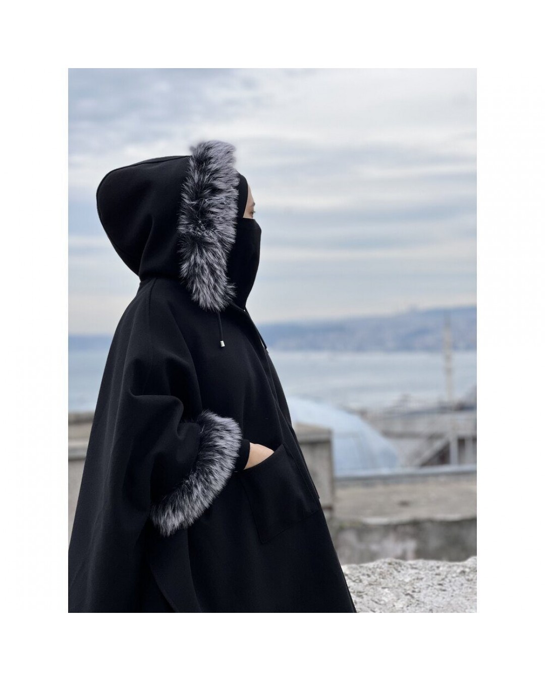 Kaşe karma kürklü panço Kaşe karma kürklü panço