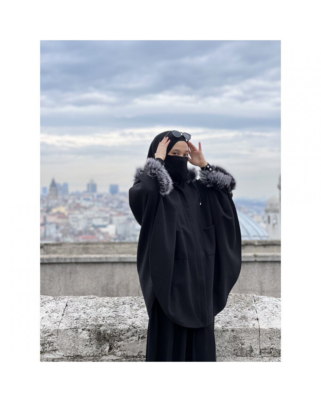 Kaşe karma kürklü panço Kaşe karma kürklü panço