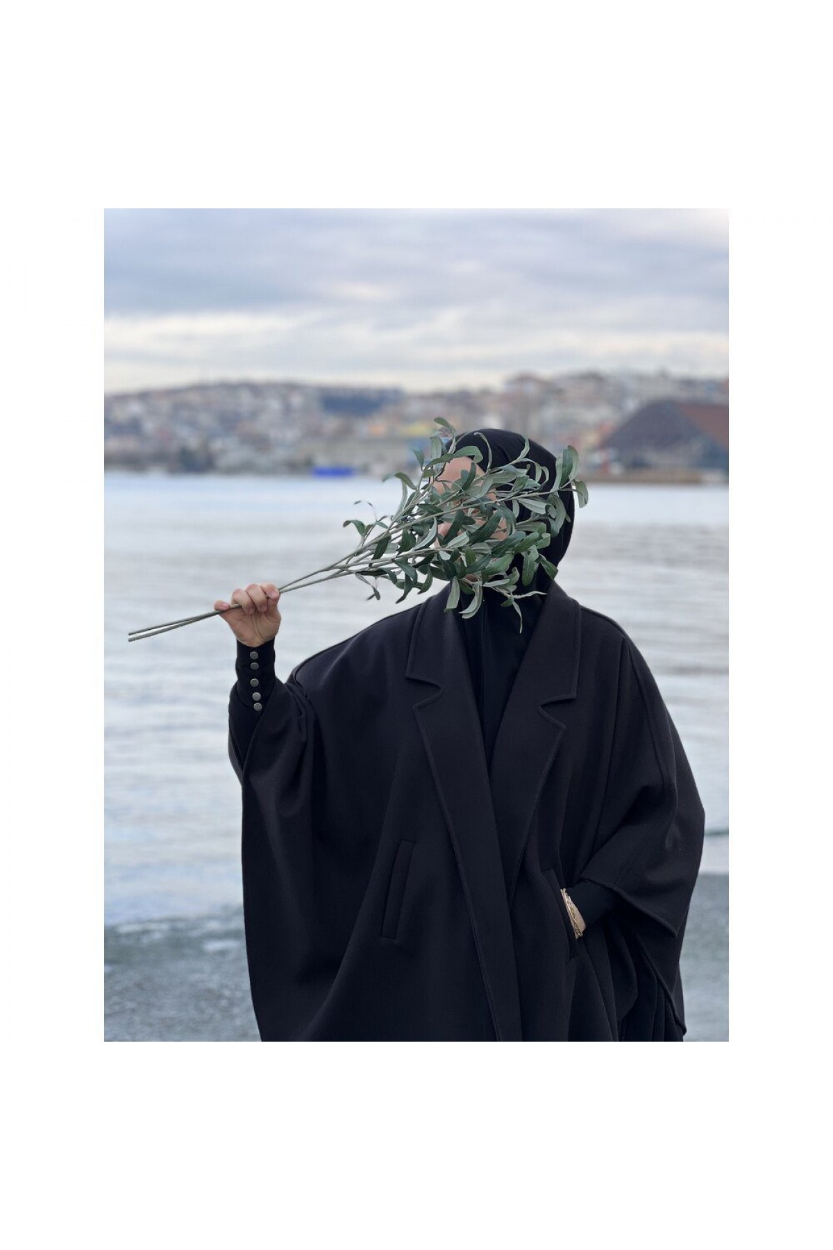 Sade Yakalı Tasarım Panço