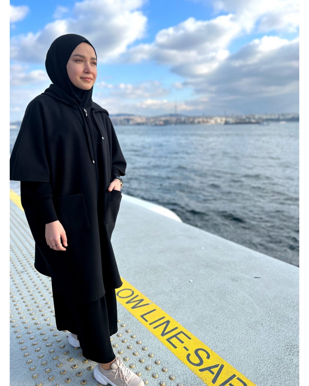 Kaşe Siyah Panço Kaşe Siyah Panço