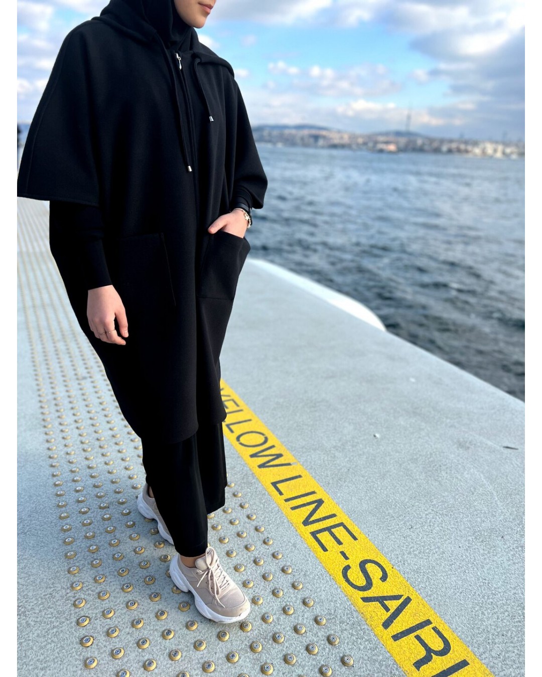 Kaşe Siyah Panço Kaşe Siyah Panço